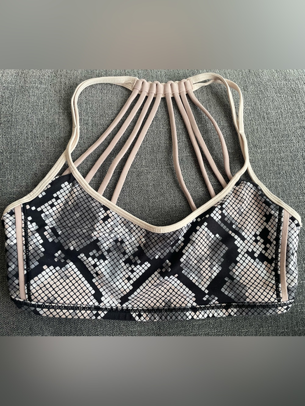 Lululemon Snake Print Strappy Sports Bra Black & light pink size 4